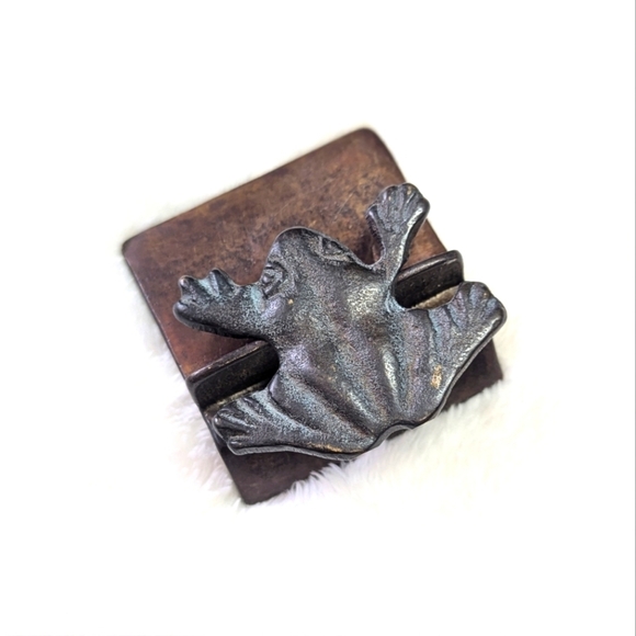 Vintage Bronze Frog Accent Business Card Holder - Picture 7 of 11